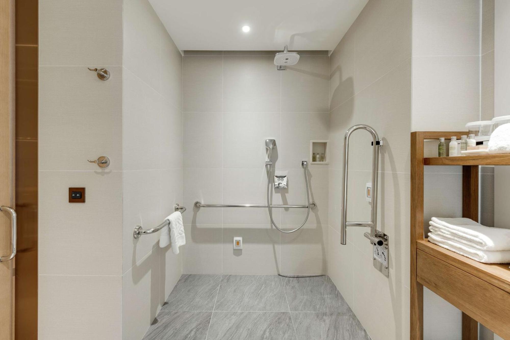 Doubletree By Hilton Taipei Zhongshan Dış mekan fotoğraf